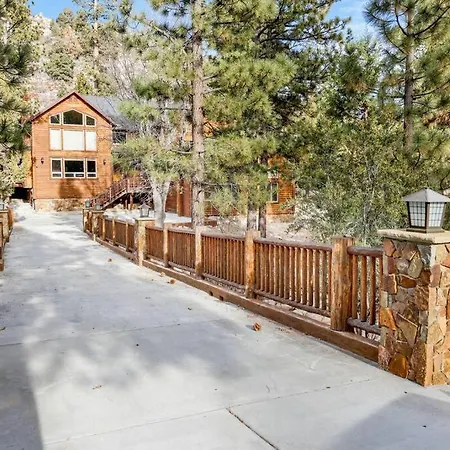 Gold Rush Lodge Big Bear~Hot Tub~ Games~-3